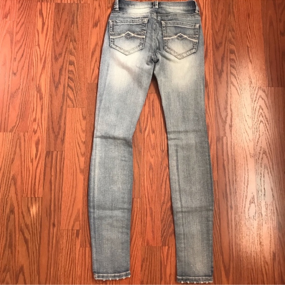 Mudd Ripped Skinny Jeans - Picture 11 of 13